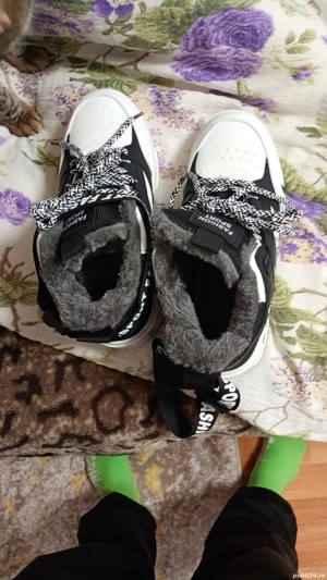 Vand bocanci de iarna pentru copii marimea 37