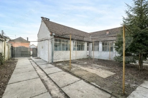 Casă Centrală în Blaj –Locuință sau Spațiu Comercial, 3 Camere și Teren 420 mp