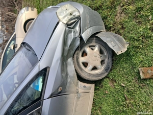 vind opel meriva avariat 2000 lei