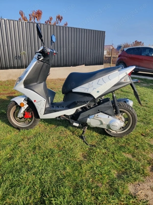 Scuter 125 cm cubi - imagine 2