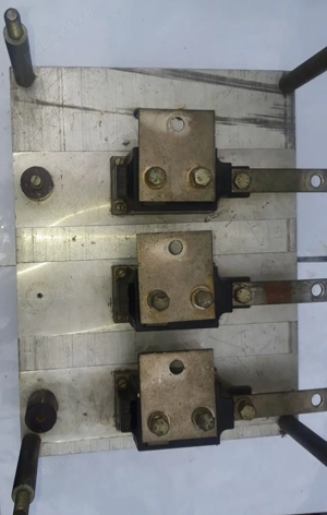 Vînd tiristori de 210A 1200V dublii