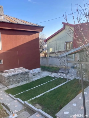 Casă in zona linistită si retrasă - imagine 3