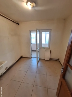 VÂND SCHIMB APARTAMENT - INEL 2   ETAJ 2   3 Camere Decomandate cu 2 Băii - Balcon - Centrală Propri - imagine 4