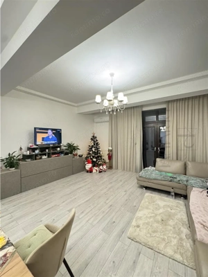 MEHALA - VILA SPATIOASA - 9 CAMERE - GARAJ - TEREN GENEROS