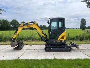 Miniescavator New Holland E26C Ca nou - imagine 4