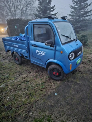 Triciclu electric cu 4 roti si cabină  - imagine 3