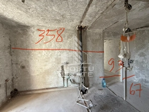 Apartament cu 3 camere, 2 bai, 2 balcoane, decomandat, zona Freidorf - imagine 8