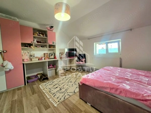 Casa individuala la intrare in Sag, teren de 1.800 mp,  mobilata - imagine 12