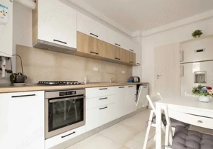 in Centru dau Ap 2 camere in chirie