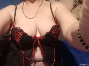 Bruneta cu forme 35 apetisanta