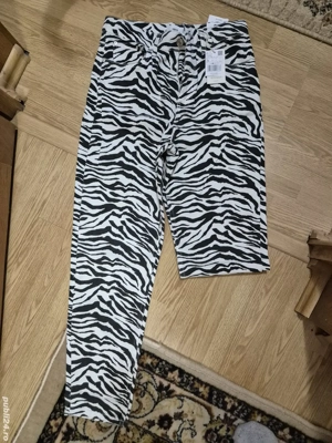 Pantaloni dama cu imprimeu zebra