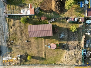 Casuta din lemn,cu 520mp teren intravilan,zona linistita,aproape de oras,Sancraiu,Covasna - imagine 6