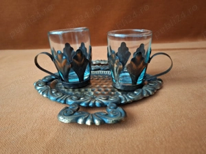 Set vechi decorativ din metal, turcesc pentru a servi cafea sau ceai