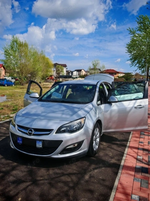 Opel Astra 1.4 ECOTEC Turbo Enjoy