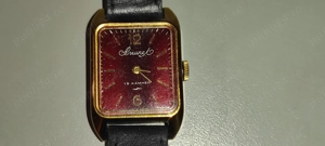 Ceas de mana mecanic  made in belarus functioneaza perfect  diametrul la geam 20 x 25 mm include 