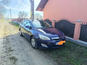 Vând opel astra j 2012