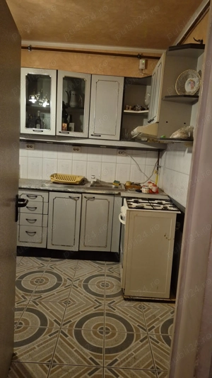 Închiriez parterul unei case cu etaj - imagine 4