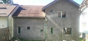 Casă familială în centrul oraşului Sovata - imagine 4