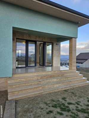 Vând casă nouă pe un nivel 