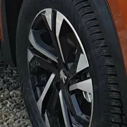 Peugeot 2008 Allure 1.2 PureTech 130 CP - imagine 5