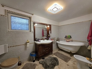 Casă spațioasă cu etaj, utilități complete și piscină   Simeria, HD - imagine 4