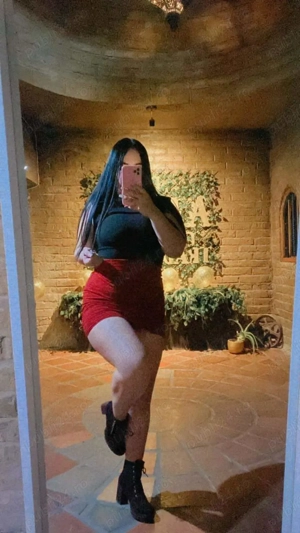 Te astept sunt o fata calma cu mult bun simt