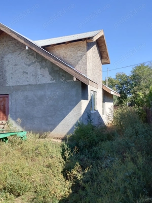 Casa de vanzare cu mansarda la gri