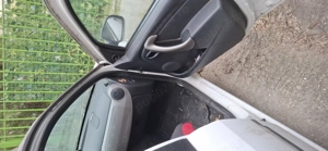 De vanzare. Logan 2011 gpl. Masina este functionala . Are mici defecte.  Nu are asig si nici itp. Nu - imagine 4