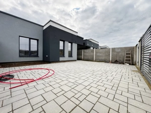 Duplex 3 camere, 80mp utili + terasa 16mp, 310mp teren -Mosnita Noua 