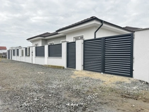 Duplex 4 camere, 2bai, 250mp teren, 72mp utili-Mosnita Noua