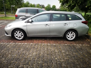 Toyota Auris Hybrid  - imagine 4