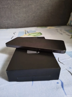 Vând Samsung Galaxy S24 FE 256 8GB RAM Impecabil