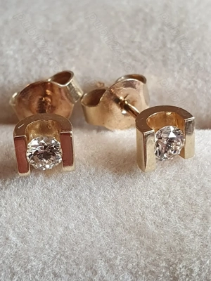 Pereche de cercei cu diamante naturale VVS
