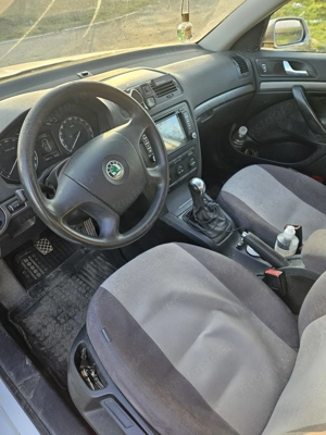 Vând Skoda Octavia 2 facelift, an 2006 echipată cu motorul 1.9 TDI - 105 CP - imagine 7