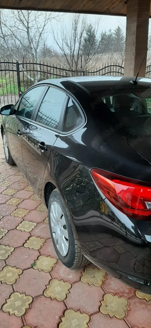 Vând Opel Astra J, înmatriculată în noiembrie 2016, cu 29000 km, foarte bine întreținută, neaccident