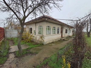 Casa renovata 2024 de vanzare - teren 5000 mp