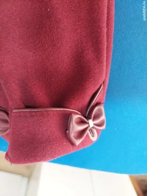 Mănușă  elegantă  femei.