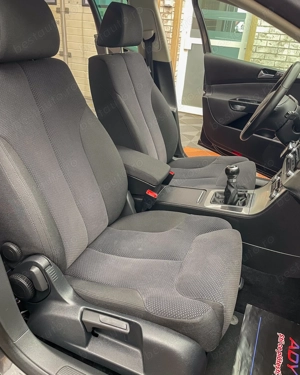 VW PASSAT Benzina . Euro 5 . Scaune incalzite ,Jante R-17 . Garantie 12 luni, Buy-back, Rate fixe .  - imagine 10