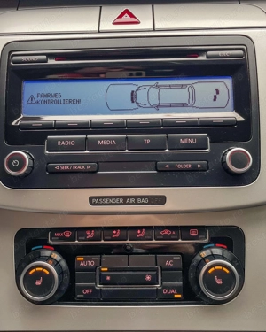 VW PASSAT Benzina . Euro 5 . Scaune incalzite ,Jante R-17 . Garantie 12 luni, Buy-back, Rate fixe .  - imagine 13