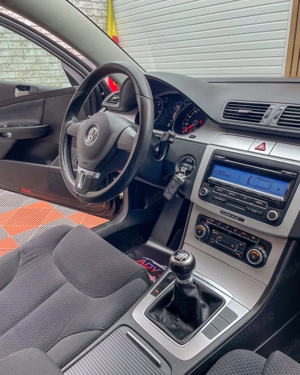 VW PASSAT Benzina . Euro 5 . Scaune incalzite ,Jante R-17 . Garantie 12 luni, Buy-back, Rate fixe .  - imagine 8