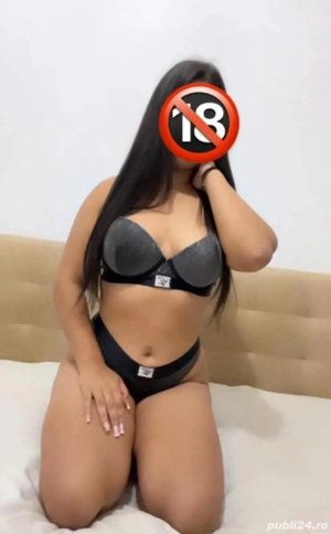 Buna dragii mei bruneta fierbinte 