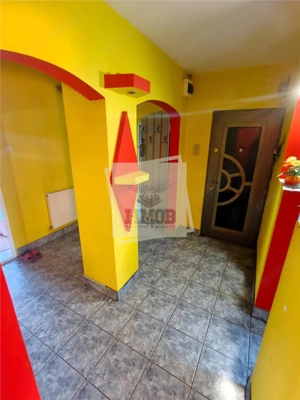 Apartament 4 camere 79mp | 2 balcoane | 2 bai | pivnita | zona Turnisor - imagine 8