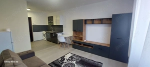 Garsoniera ,Tractorul , la 2 minute de Coresi - imagine 2