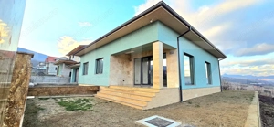 Casă pe un nivel, 4 camere, compartimentare decomandată, zonă liniștită - imagine 11