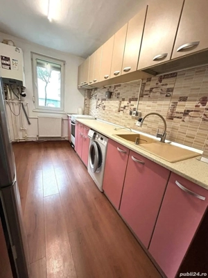 De vanzare apartament cu 3 camere, mobilat și utilat, zona ultracentrala, 67.000 euro