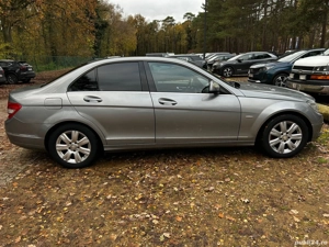 Vând Mercedes c200 motor 2 2 an 2007 km 370000