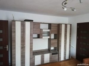Închiriez apartament 