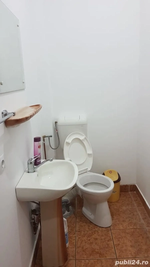 Inchiriez spatiu comercial 40 mp,central,str.G-ral Magheru,langa BCR,Ramnicu Valcea,550 euro. - imagine 5