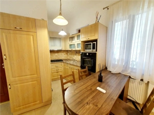 MEDICINA - 3 CAM - SPATIOS - GARAJ IN CF - BOXA - CENTRALA PROPRIE AC - ZONA SUPERBA - imagine 4