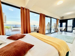 Apartament 3 camere tip penthouse Petru-Poni